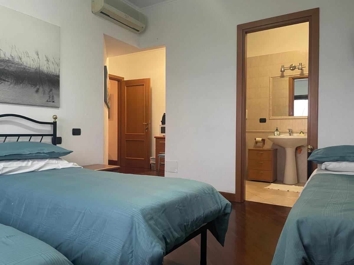 Bb Nuova Fiera Di Roma Bed & Breakfast Fiumicino Ngoại thất bức ảnh